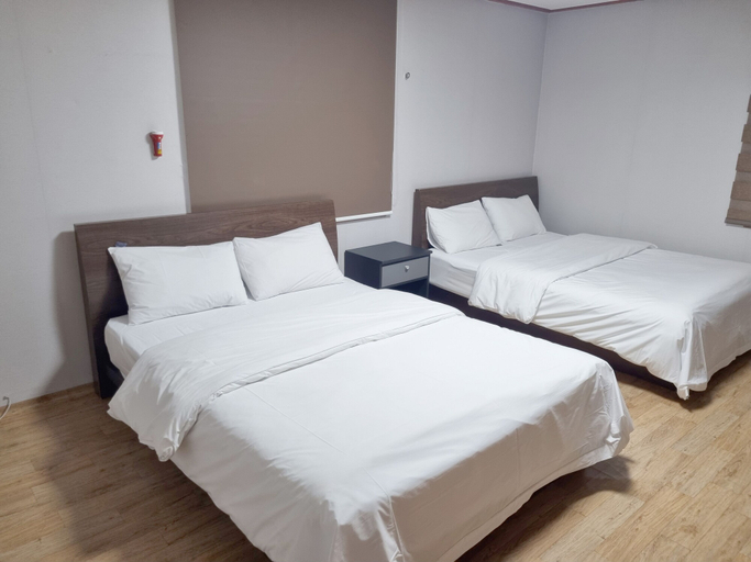 Bedroom 3, Charlie Hotel, Jeju