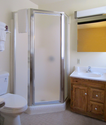 Bathroom 5, Kawada Hotel, Los Angeles