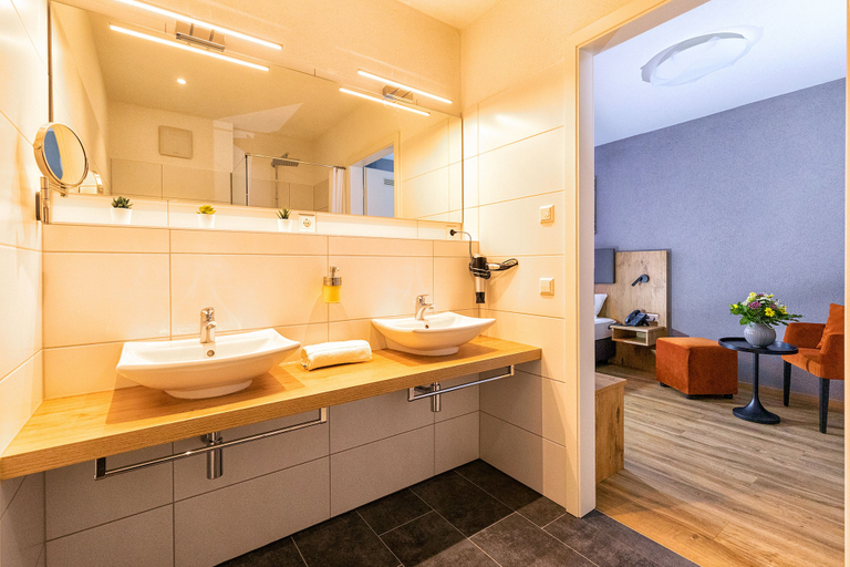 Bathroom 5, Hotel La Mirabelle, Emmendingen