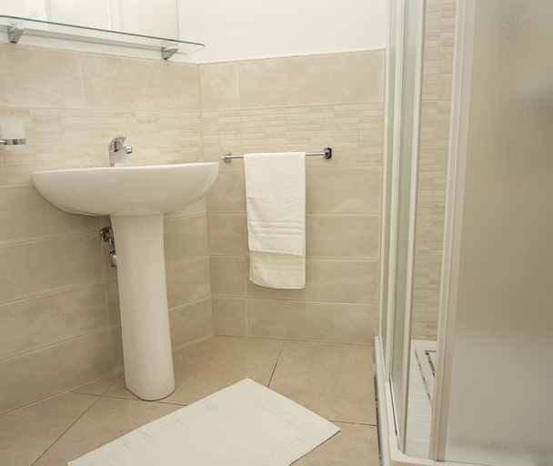 Bathroom 5, Marilu B&B, Lecce