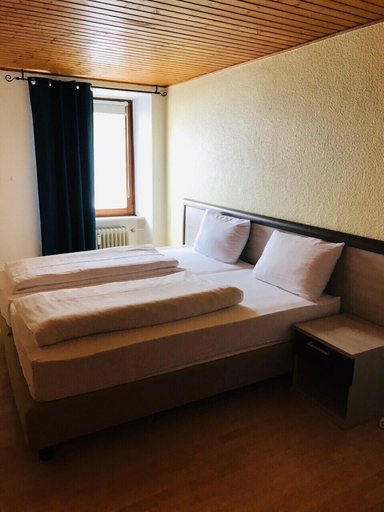 Bedroom 3, Hotel restaurant germania, Bernkastel-Wittlich