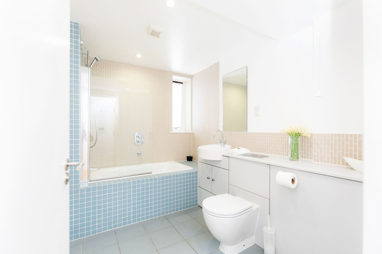 Bathroom 3, Roomspace Apartments -Kew Bridge Court, London