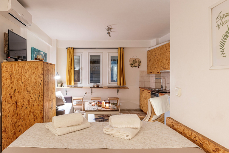 Bathroom 4, Downtown Yellow Studio - Central Secret Nest, Peloponnese