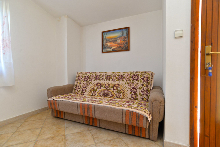 Others 5, Apartment 1633, Pula