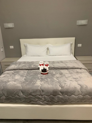 Bedroom 5, Garden's Elide, Rome