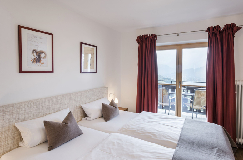 Bedroom 4, Der Westerhof Tegernsee Hotel, Miesbach