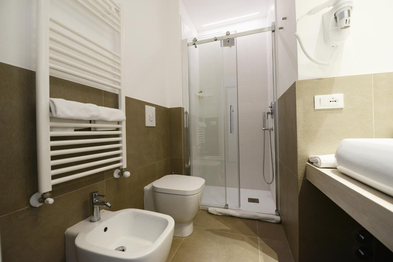 Bathroom 3, Miramed rooms, Campobasso
