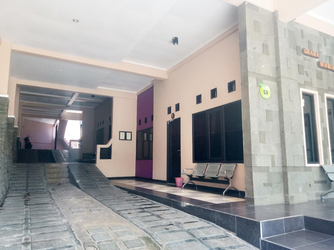 Others 3, Batu Villas, Malang