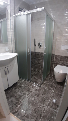 Bathroom 5, Bistrica Hotel, Sarandës
