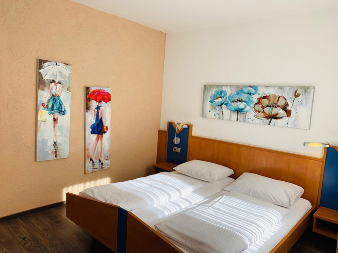 Bedroom 3, Hotel & Restaurant Europa, Groß-Gerau