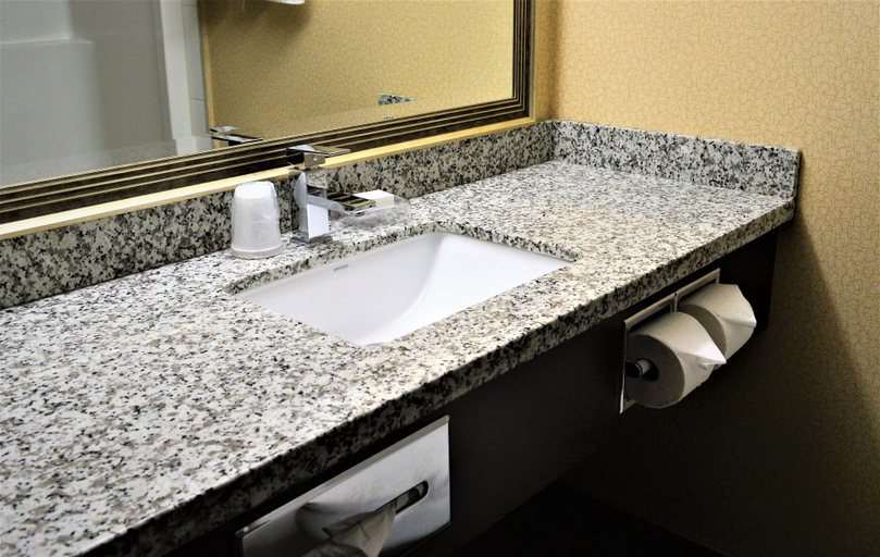 Bathroom 4, Sigma Inn & Suites Melville, Division No. 5