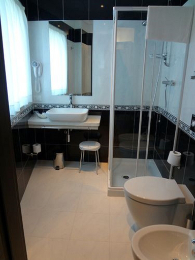 Bathroom 4, Hotel Alverì, Venezia