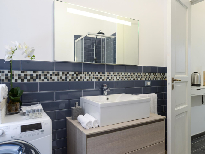 Bathroom 4, Belsiana Apartment, Rome