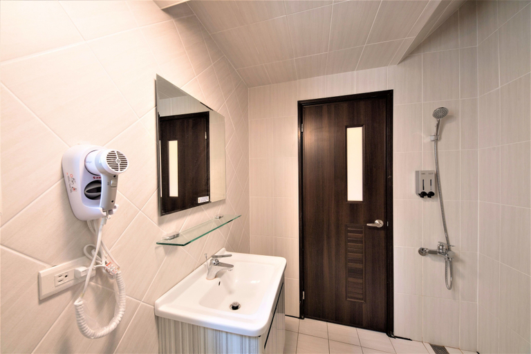 Bathroom 4, Clear Sky Laurel B&B, Penghu