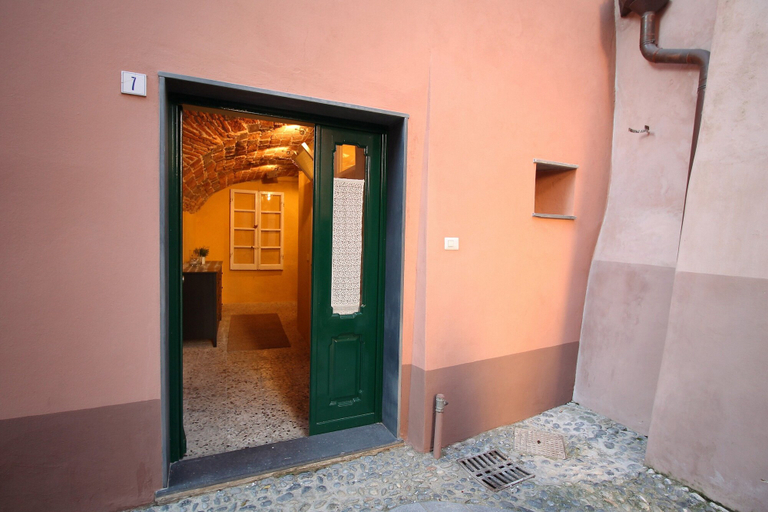 Property entrance 4, House L'Angolino, Savona