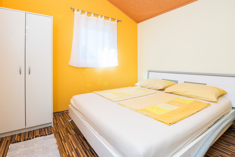 Bedroom 2, Apartments Kopi, Vir