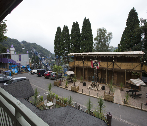Exterior & Views 2, Gulliver's Resort Matlock Bath, Derbyshire