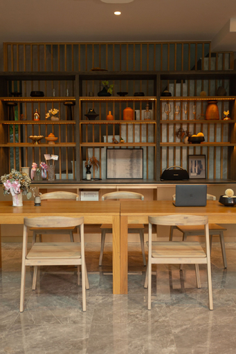 Food & Drinks 5, Shan Villas Sukhumvit, Wattana
