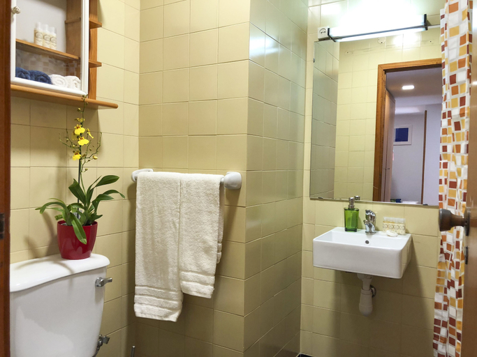 Bathroom 4, LV Premier Marques - MQ2, Porto