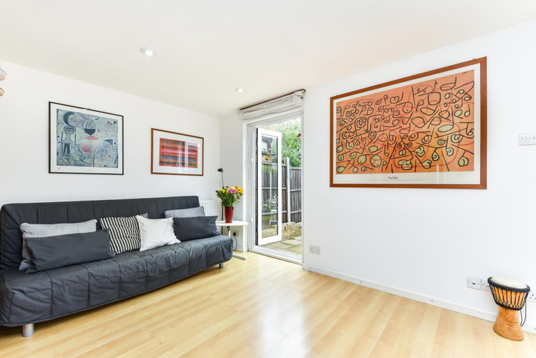 Others 5, Modern 4 Bedroom Terraced House by the Thames!, London