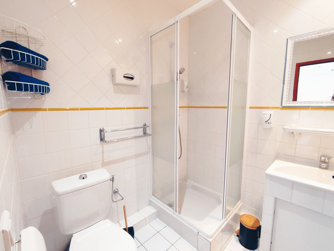 Bathroom 4, GABRIELLE HOTEL, Var