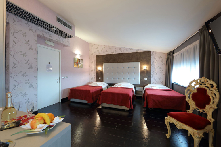 Bedroom 4, Hotel Relax, Roma