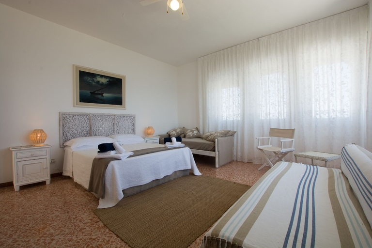 Bedroom 3, Villa Alma, Brindisi