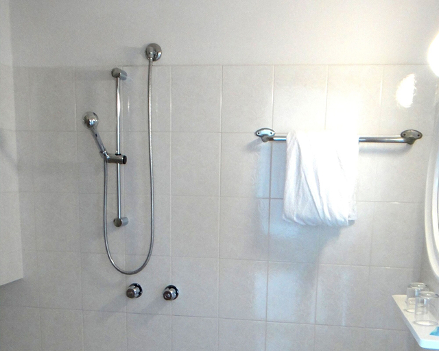 Bathroom 4, Hotel Caesar (Bed and Breakfast), Ravenna