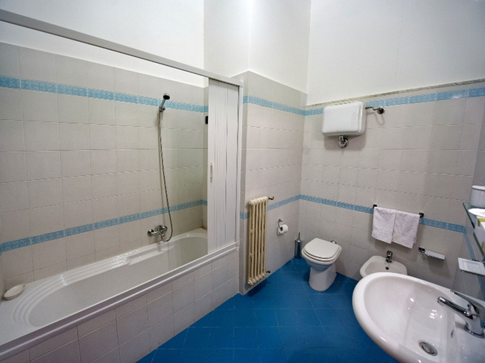 Bathroom 5, B&B Piazza 300mila, Lecce