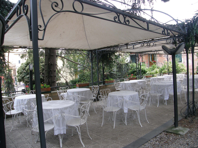 Others 5, Hotel Pensione Moderna, La Spezia