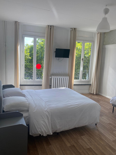 Bedroom 4, Hôtel du Centre, Nord
