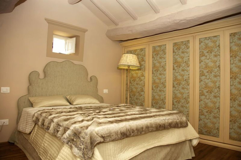 Bedroom 4, Gellino, Arezzo