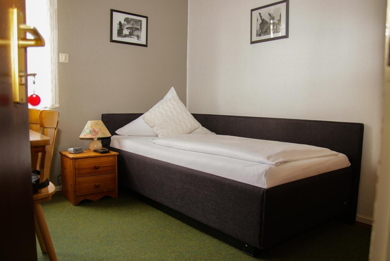 Bedroom 2, Meiendorfer Park, Hamburg