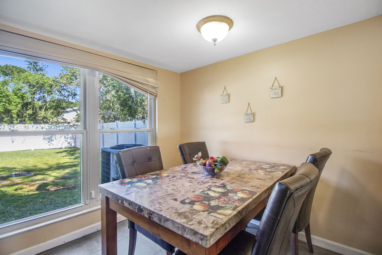 Others 5, Tampa Bay- Large Pool home- Private Heated Pool!, Hillsborough