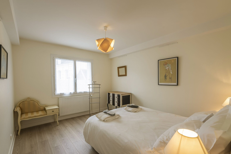Bedroom 5, La Tour de Lierre 1, Indre-et-Loire