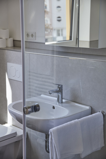 Bathroom 4, Lothringer Hof, Saarlouis