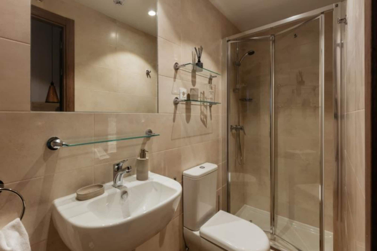 Bathroom 4, Livensa Living Studios San Sebastián, Guipúzcoa