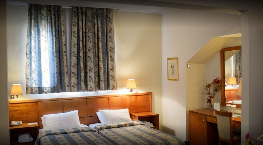 Bedroom 3, Hotel Philippos, Central Greece