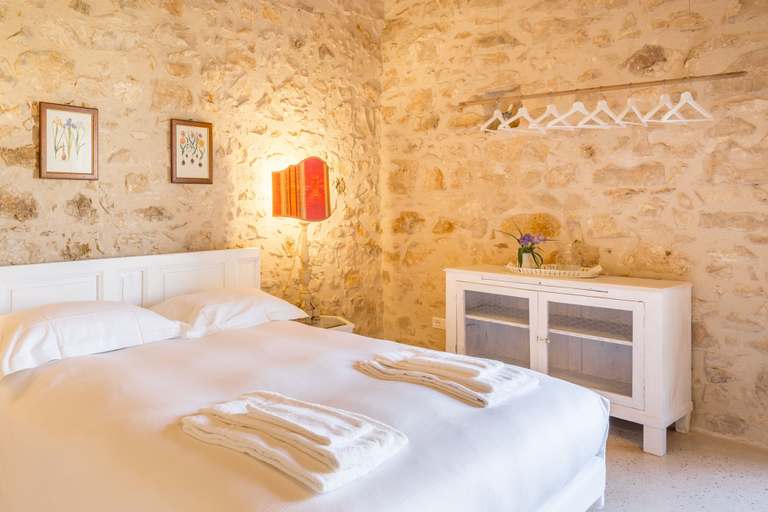 Bedroom 5, Baglio Occhipinti, Ragusa