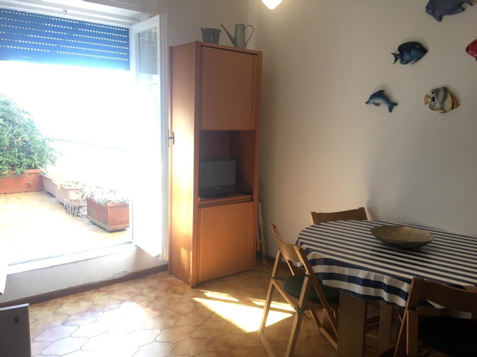 Bedroom 3, Pitosforo, Genova
