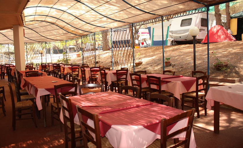 Food & Drinks, Happy Camp in Camping Iscrixedda, Ogliastra