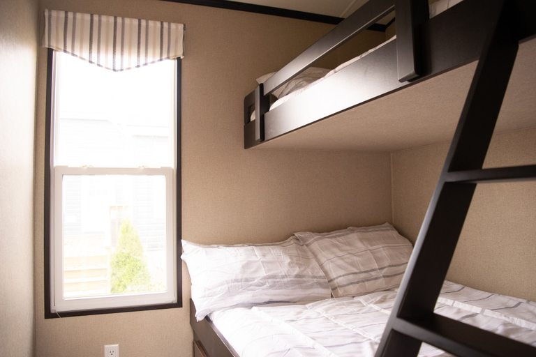 Bedroom 3, Vine Ridge Resort, Niagara