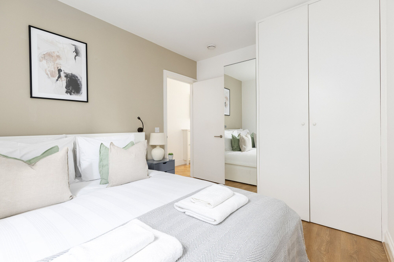 Bedroom 3, Luxurious Villa in Shepherd's Bush, London