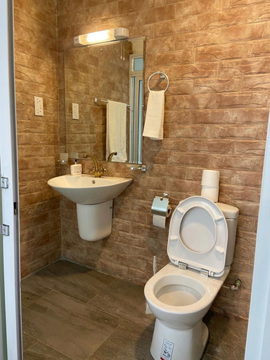 Bathroom 3, Nairobi Airport Inn, Mavoko