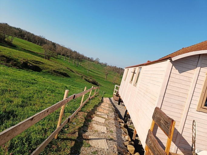 Exterior & Views 2, Chez Christy, Allier