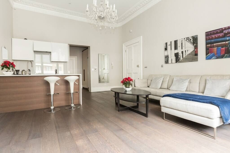 Others 3, Modern 1BR Period Property in Kensington, London
