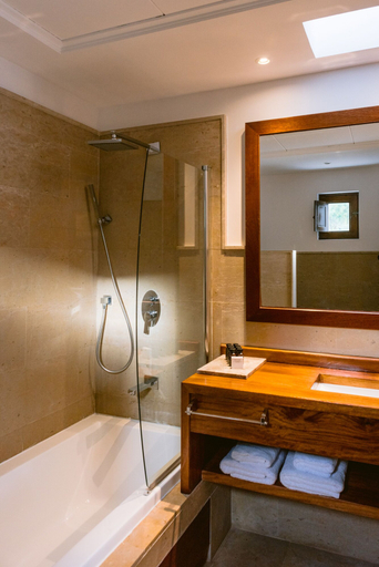 Bathroom 4, Casa Maca Hotel, Baleares