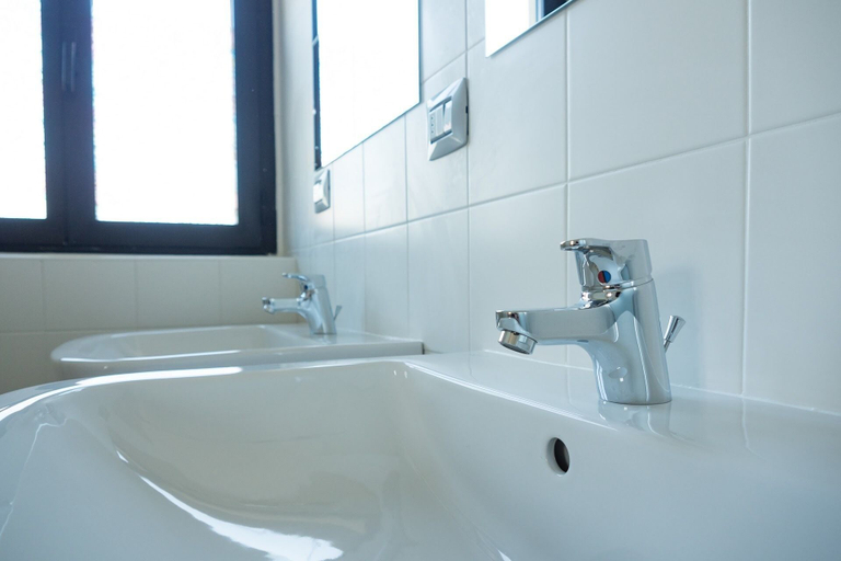 Bathroom 5, Lake Como Beach Hostel, Como