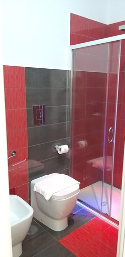 Bathroom 5, Suite Duomo B&B & Apartment, Napoli
