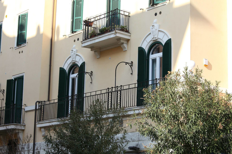 Exterior & Views 2, Big Johnny B, Rome